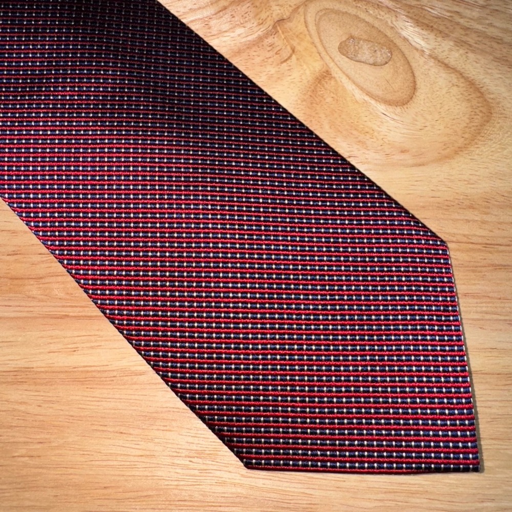 Brooks Brothers 346 Necktie Red Black Burgundy Woven Pattern Business Tie